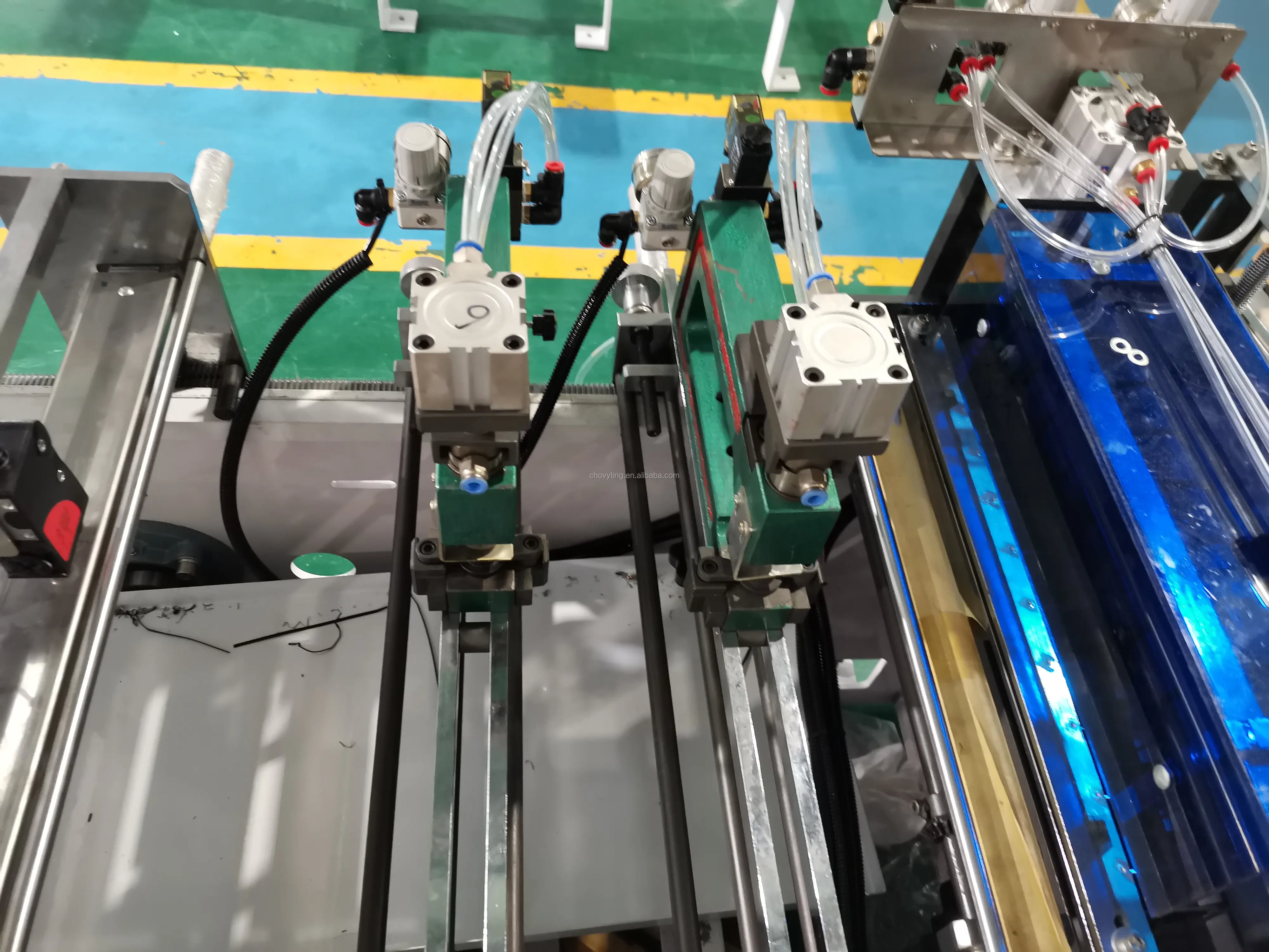Zipper Pouch Making Machine by Chovyting Machinery 4