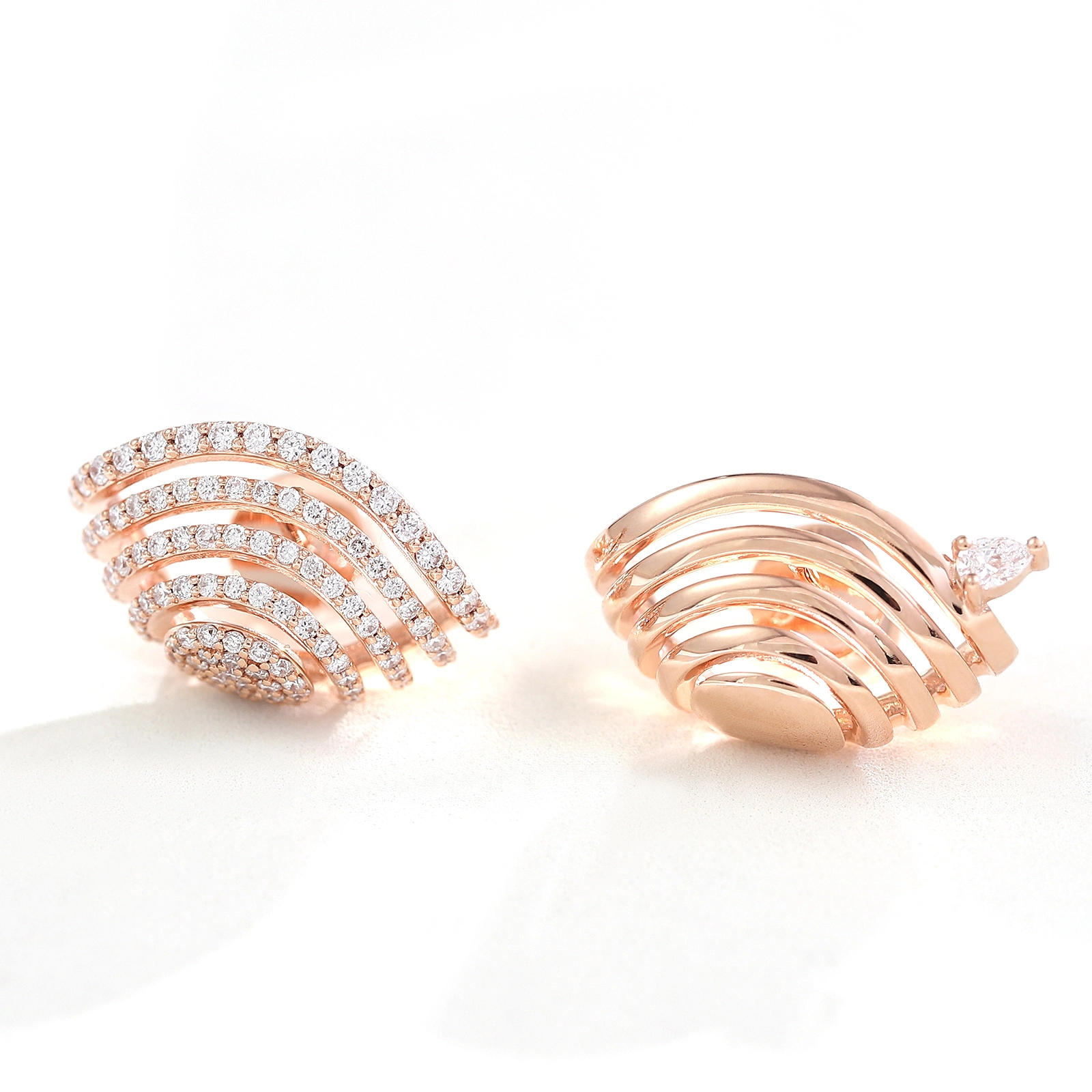 Graceful oreat chouette Laborment des diamants cultivés de boucle d'oreille pavé de boucles d'oreilles en diamant en diamant 1