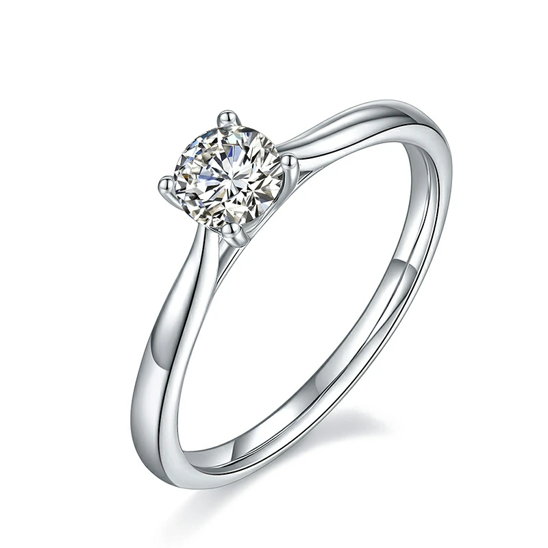 Anneau de Moisanite à coupe ronde blanc de 5 mm avec une bague de fiançailles en diamant Solitaire en argent sterling en argent sterling 1