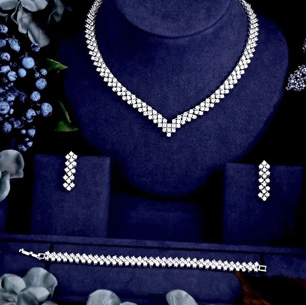 Bijoux Fine Moissanite Diamond anneau / collier / boucle d'oreille / bracelet argent 925 avec jeu de bijoux à collier à l'or 18k plaqués à l'or 1