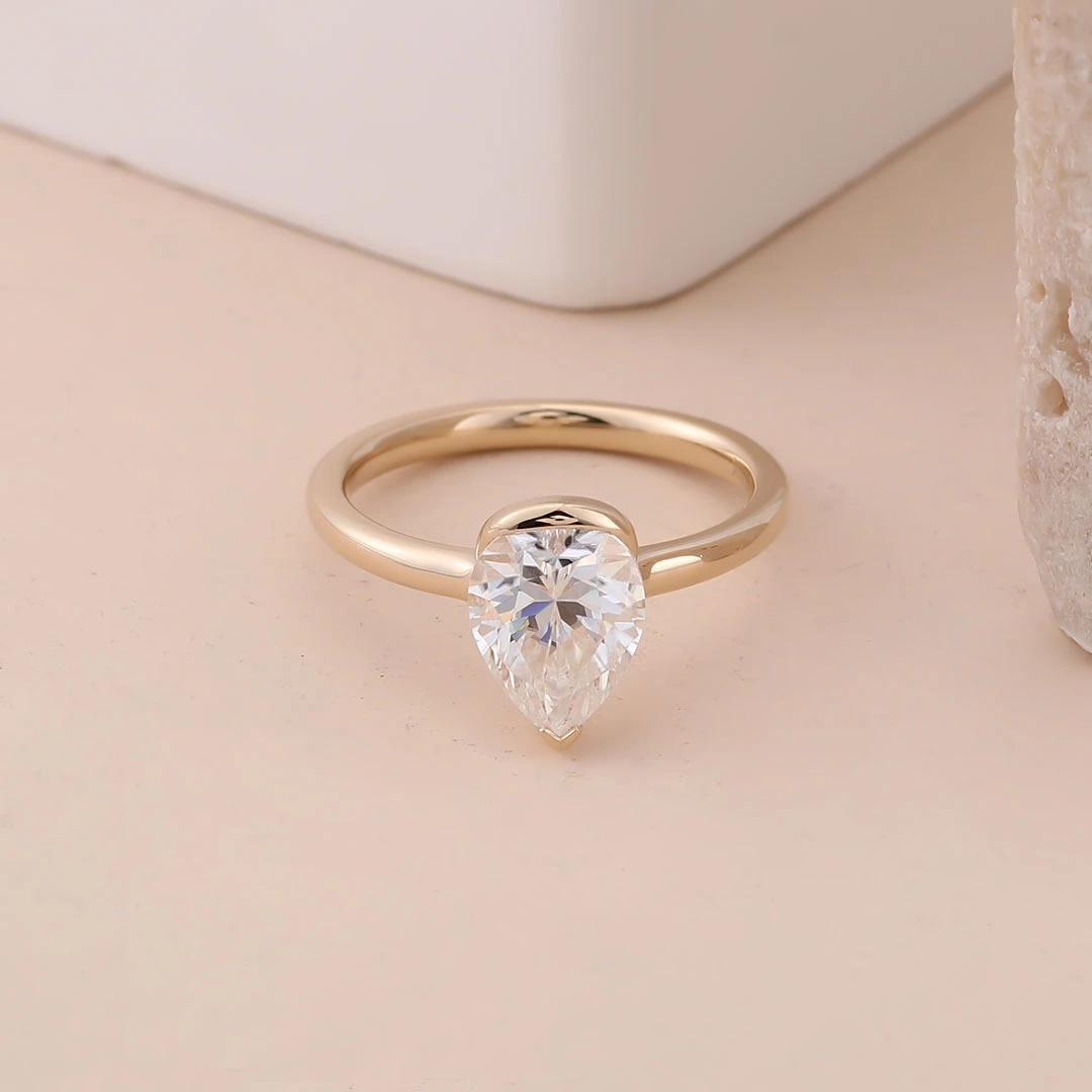 Moissanite Rings 10k 14k 18k Yellow Gold Wedding Ring Women Solitaire Pear Cut Moissanite Diamond Engagement Rings For Women Men 1