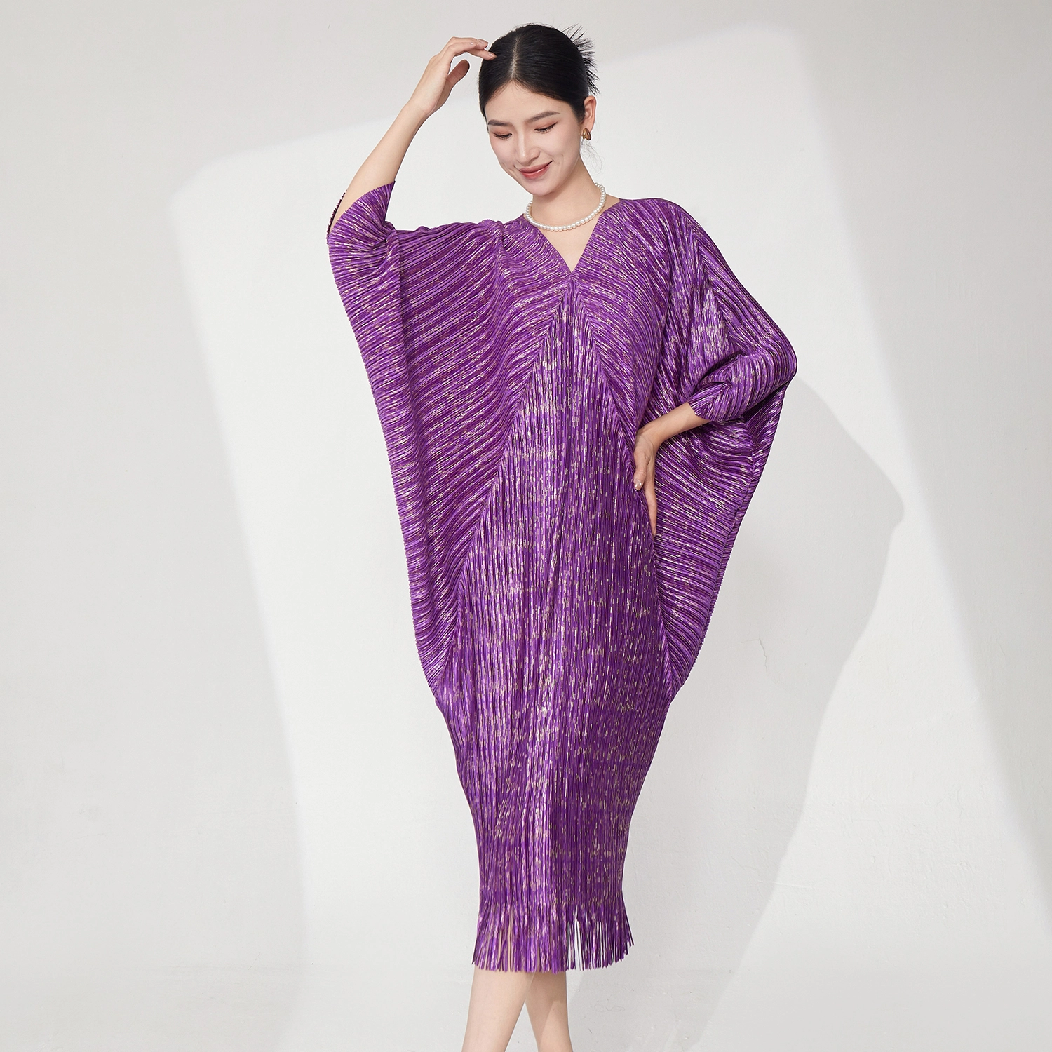 Vêtements en gros des vêtements de mode de mode femme Vobe à manches de chauve-soule en V Ve taille plus robe à glands en vrac 1