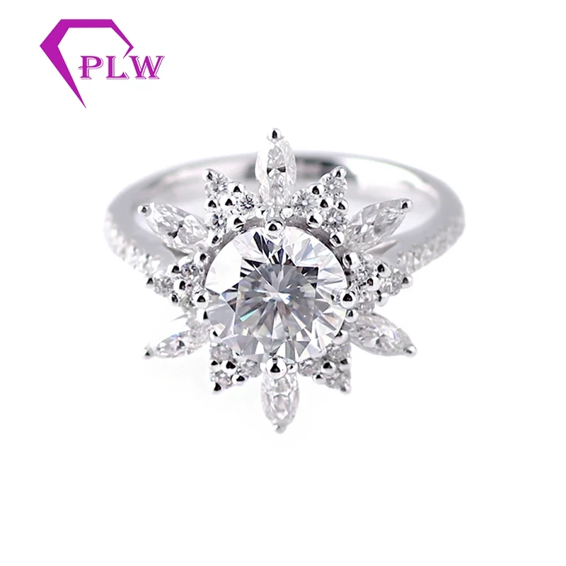 Estilo de flores de diseño más nuevo Centre de 8 mm MOISSANITE Diamante Anillo de compromiso de diamantes 18 Carat Gold 1