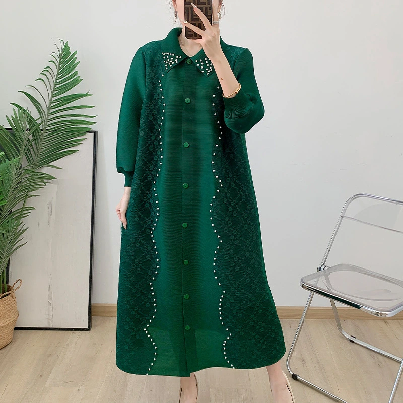 Robes plissées haut de gamme sur mesure | Service OEM ODM unique : robe cardigan plissée Miyake 2025, nouvelle robe décontractée pour femme avec coutures en dentelle et perles 1