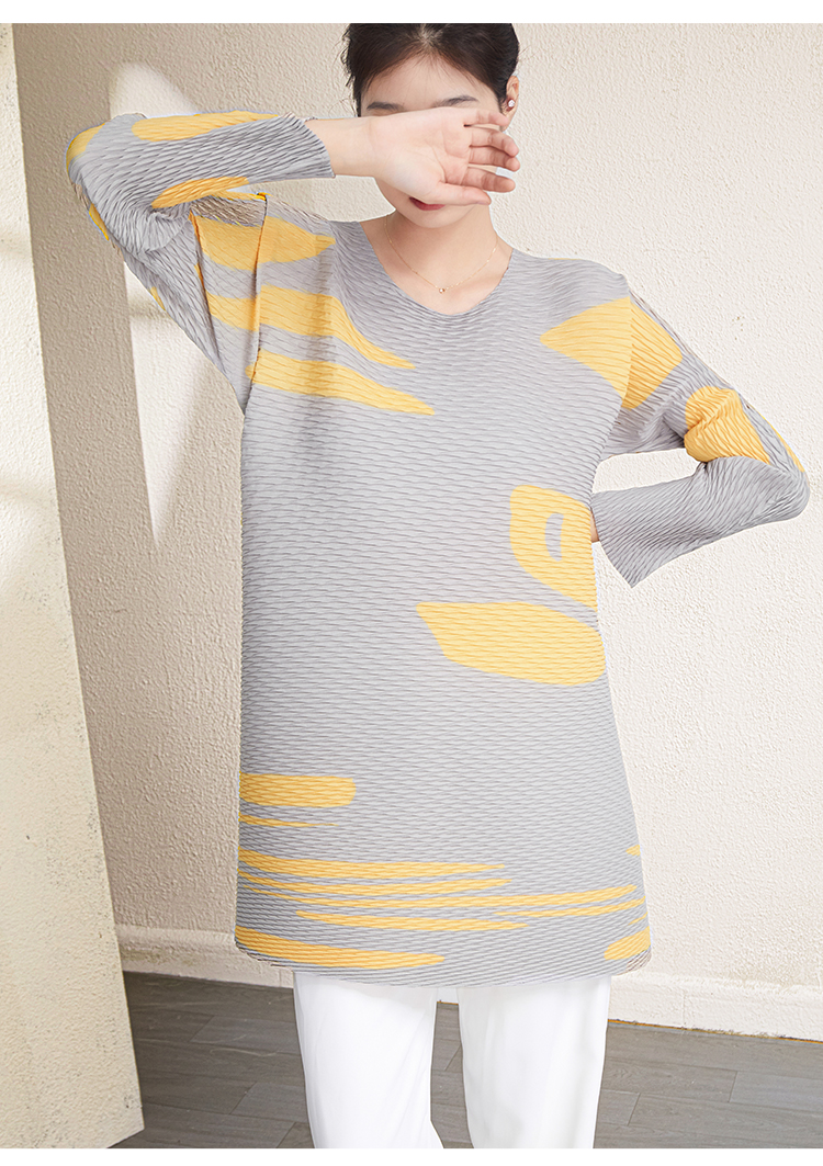 Wholesale Pleated Shirts – Private Label <000000> Custom Design High Quality Miyake Latest Design Pleated Top Women's Casual Style Fashion Printing Long-sleeved T-shirt 12