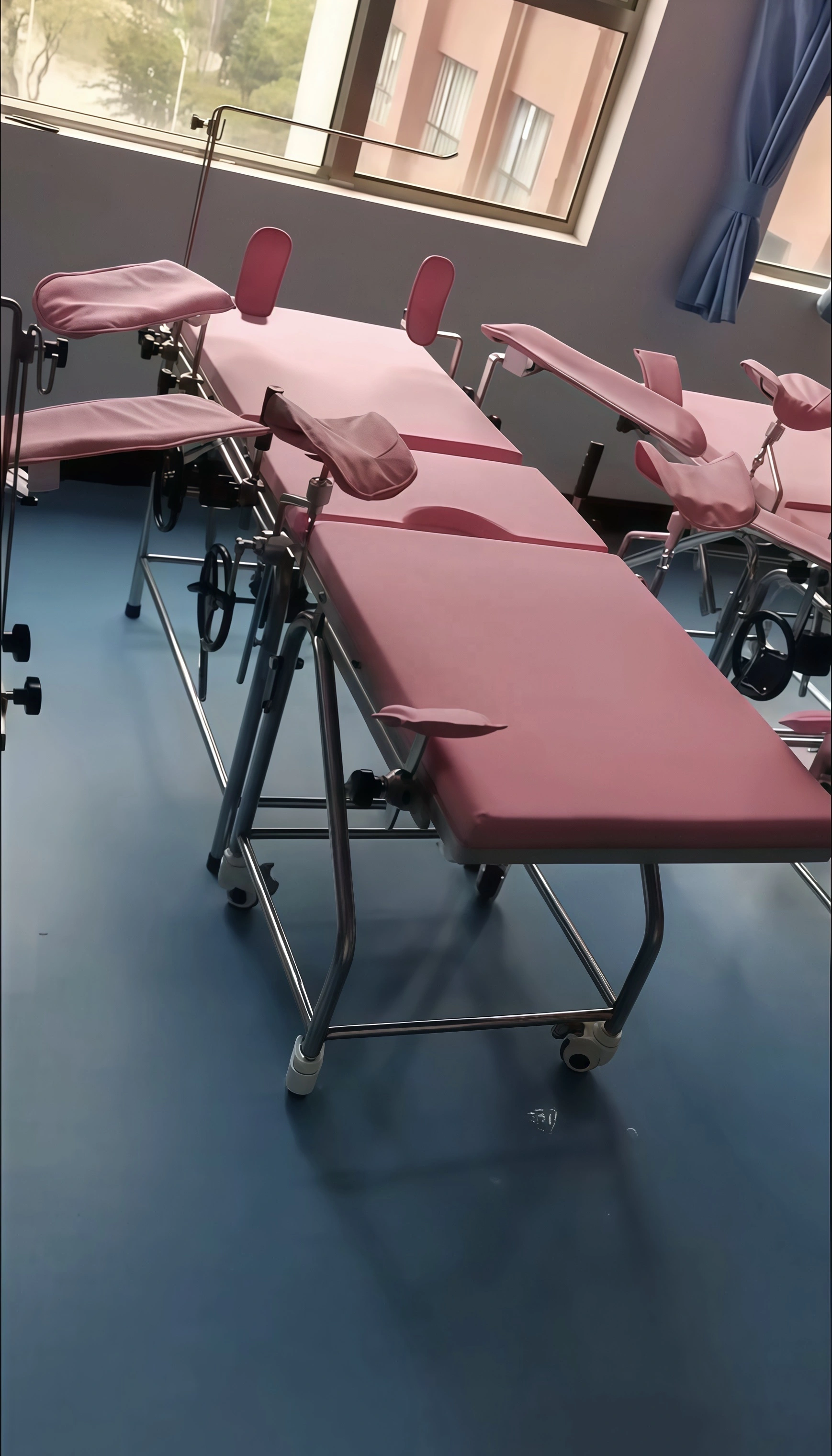 Hot Saleexam Beds for Sale Manual Wooden Case 4