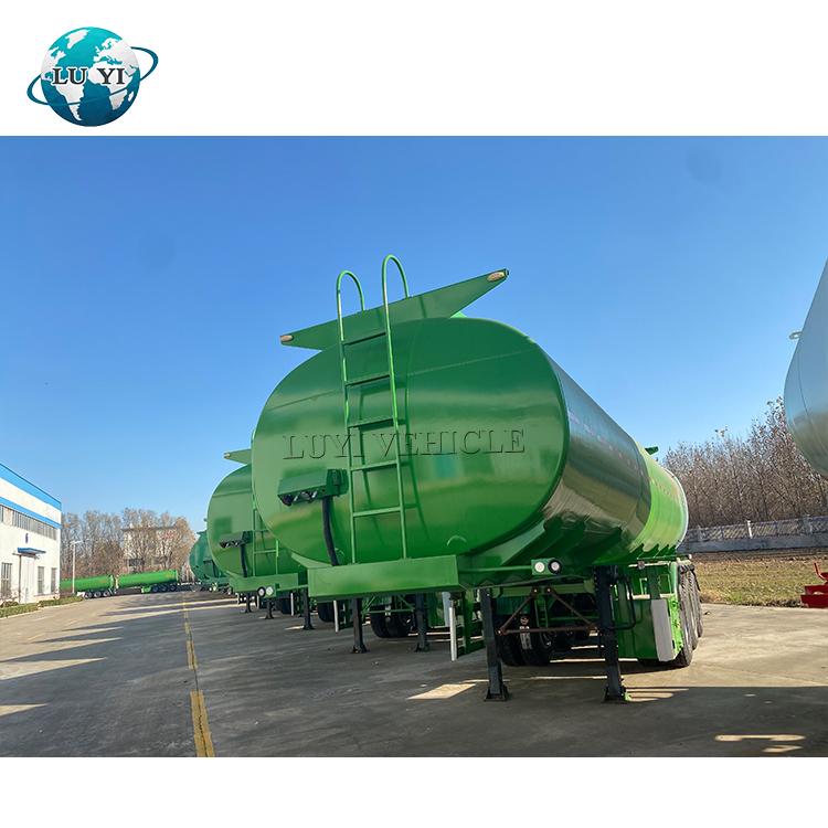 3-Axle Carbon Steel Fuel Tanker Trailer 20-50KL Capacity 4