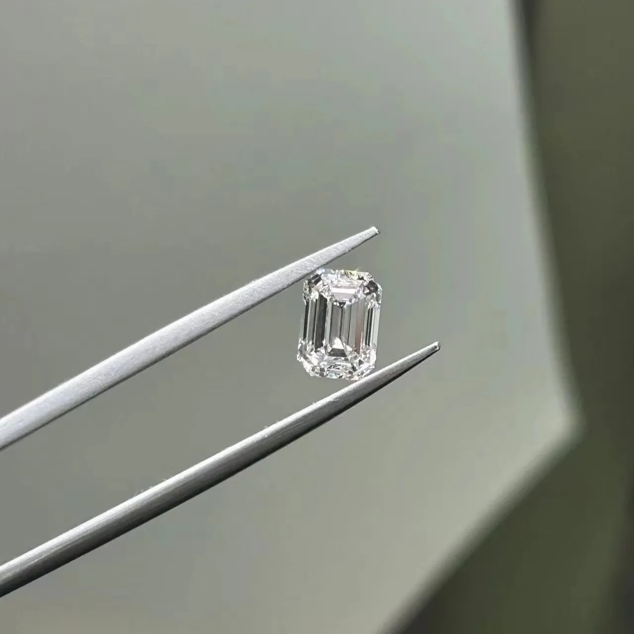 Lab Grown Diamond 4 Carat Lab Grown Emerald Cut Diamond Suppliers 5