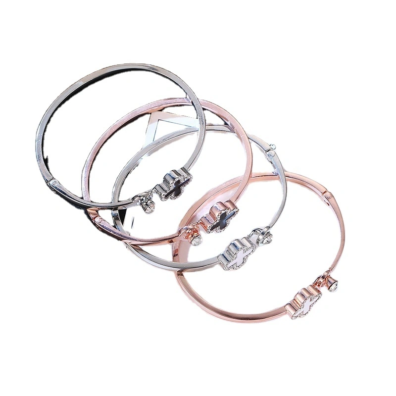 Production Of Wholesale Korean Four-leaf Grass Bracelets Gold-plated Alloy Rose Gold Lady Bracelets 1