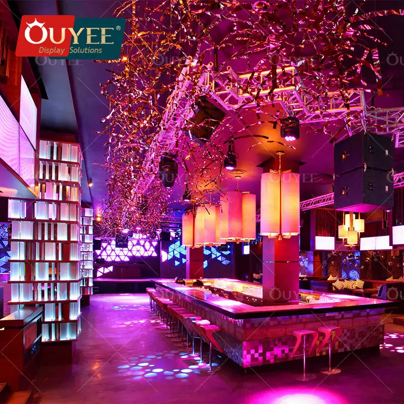 Tavolo con cornice a LED per l'arredamento di interni di locali notturni e bar. 1