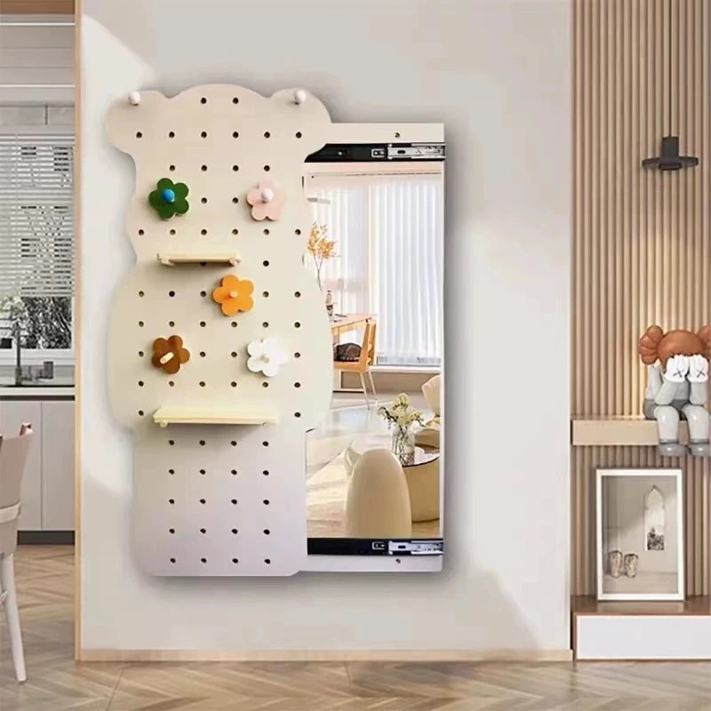 吊り下げ式無垢材ペグボードディスプレイスタンド キッチンバー 寝室 リビングルーム 装飾壁掛けペグボード 1