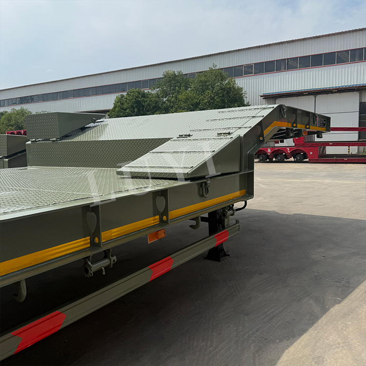 Machinery Transportation Trailer Lowbed Semi Trailer 4