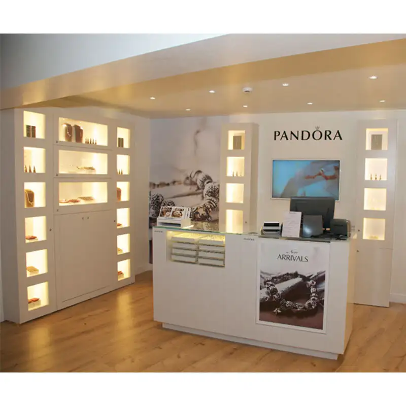 Vetrina espositiva per gioielli, ideale per negozi al dettaglio e centri commerciali. 1