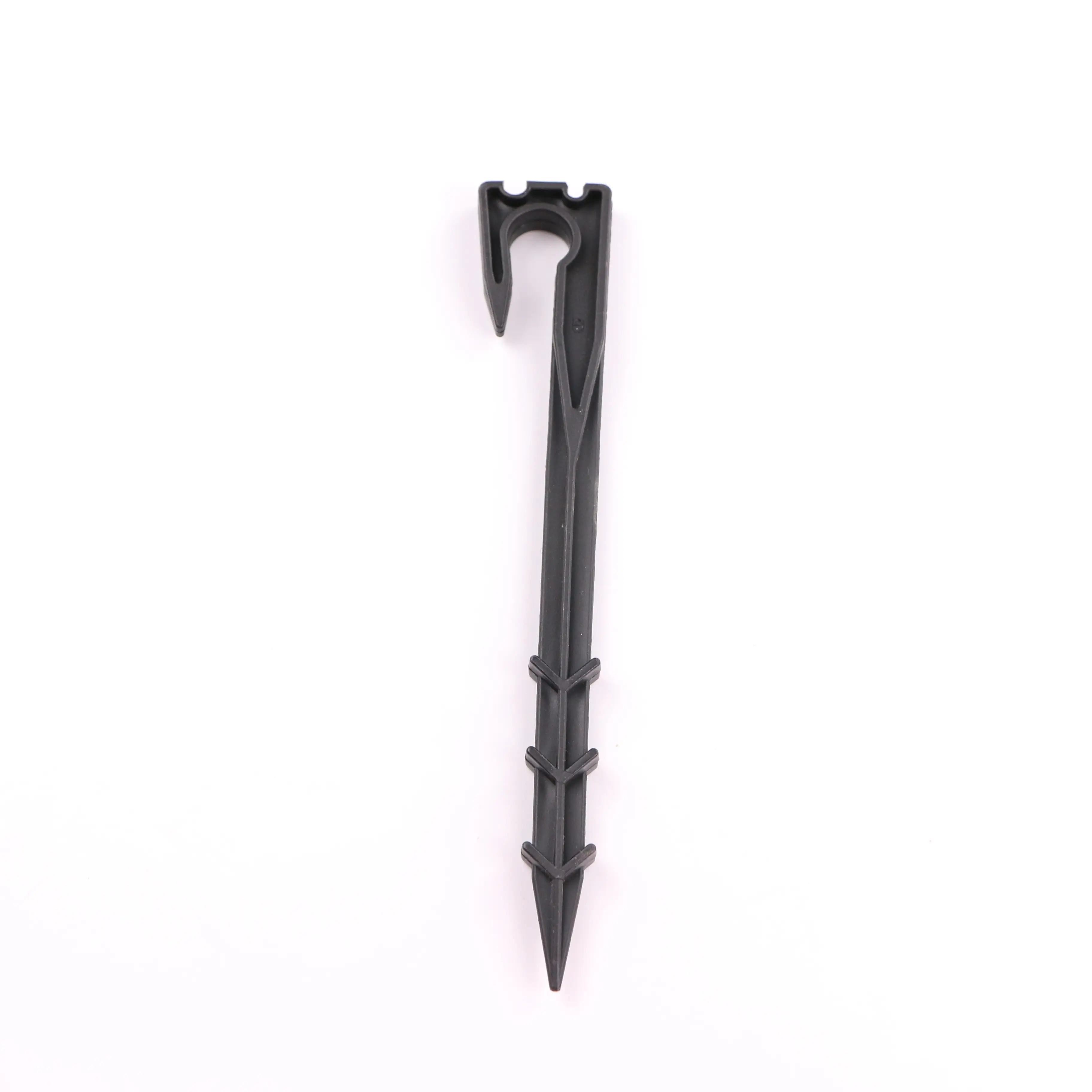 农业灌溉地布、塑料钉和管夹 1