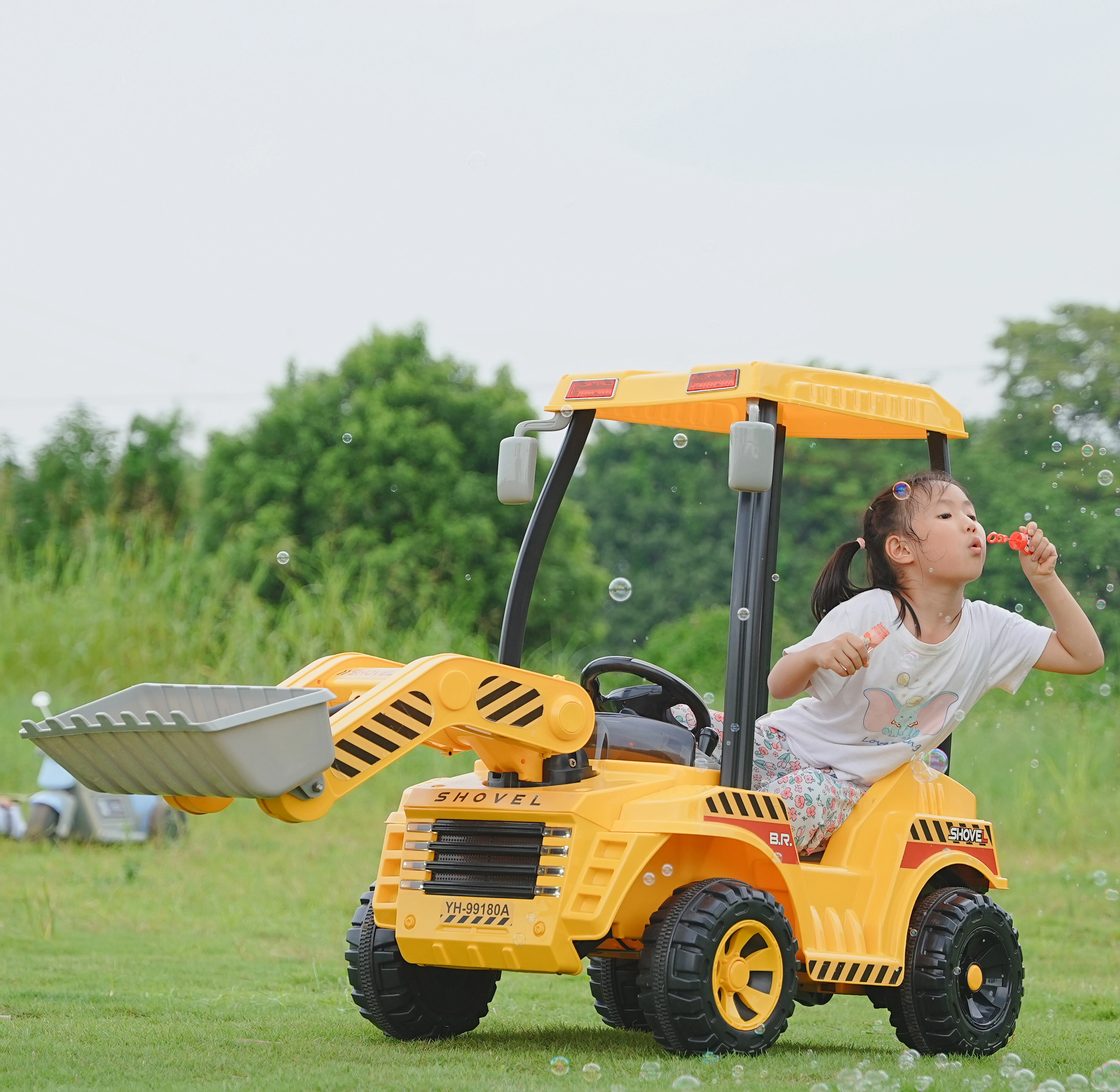 Oem Odm Battery Operated Ride-on Toy For Kids Shovel Loader Car Slow Start Operable Arm For 2-4 Years Plastic Various Arm Colors 1