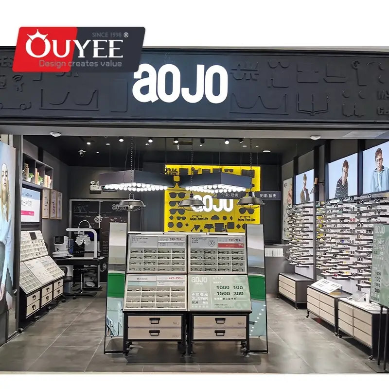 Aménagement intérieur d'un magasin d'optique et de lunettes avec mobilier d'exposition 1