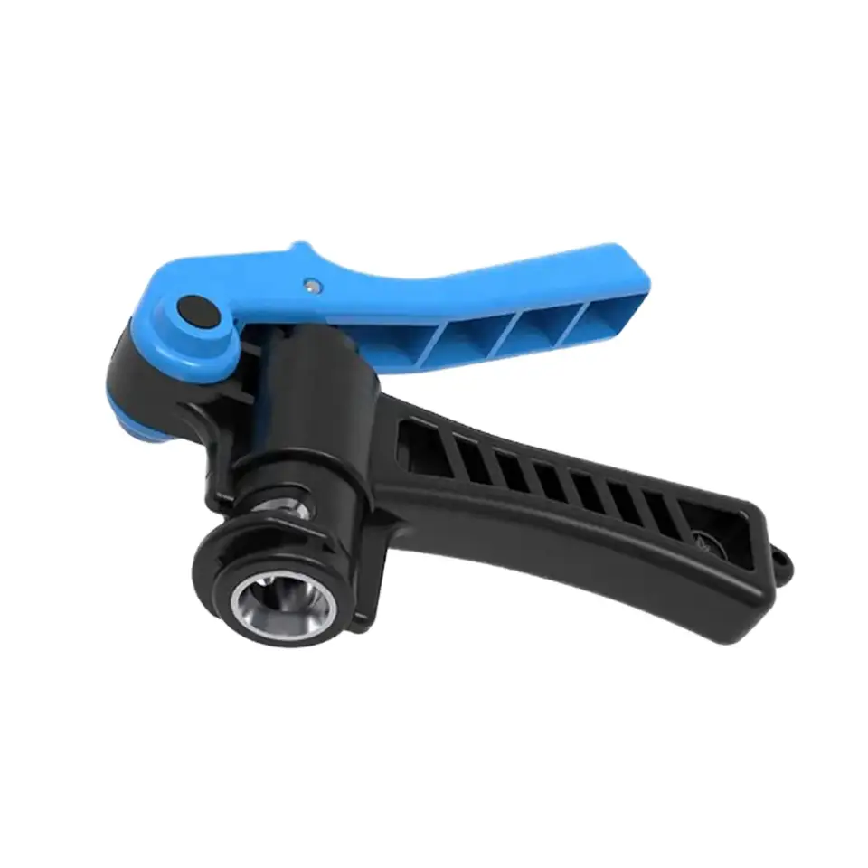 用于农业滴灌管的微型滴灌孔冲孔工具 1