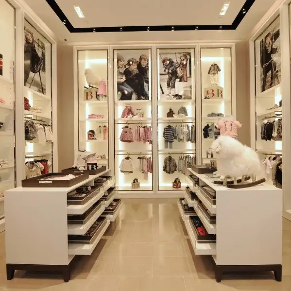 أثاث وديكورات داخلية وخارجية لمحلات مستلزمات الأطفال 1