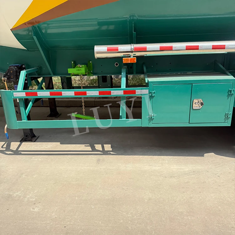 3 Axle 3 Compartments Oil Tanker Semi Trailer 7