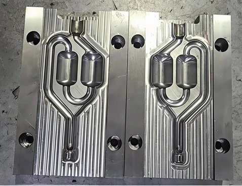 Custom Medical Plastic Blowing Mold Design and Manufacture for Liquid Tubes for Braunform 1