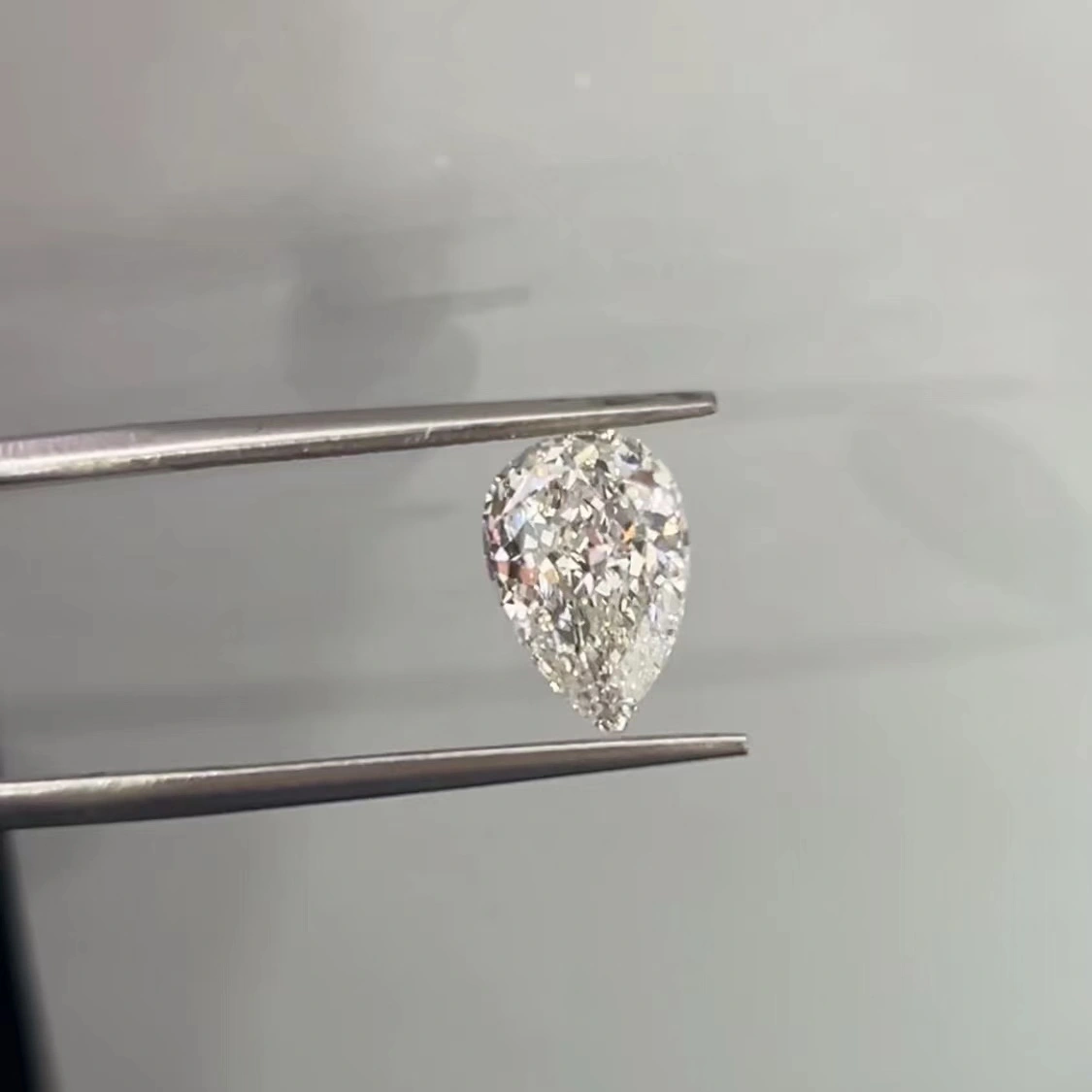 2.5 Carat CVD Lab Grown Diamond, DEF Color, VS IGI Certified, Round Brilliant Cut Gift Marriage 1