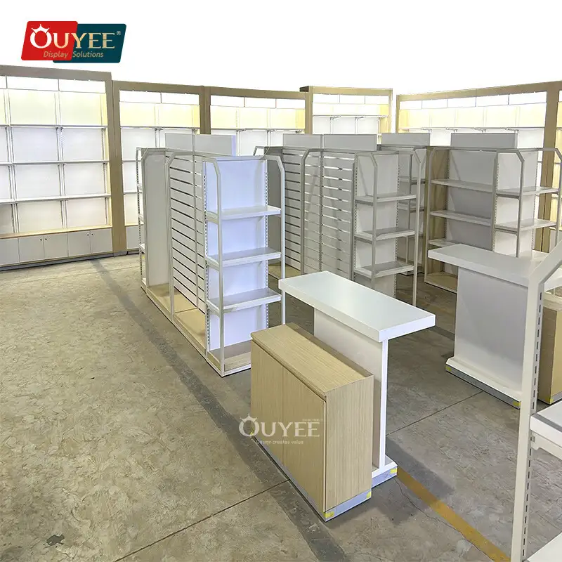 Gondola espositiva personalizzata per cosmetici e saloni di bellezza con pannello a doghe per parrucche 1