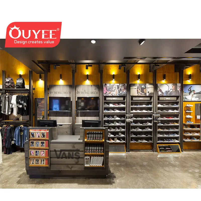 Holzdisplay mit LED-Beleuchtung für die Dekoration von Sportgeschäften 1