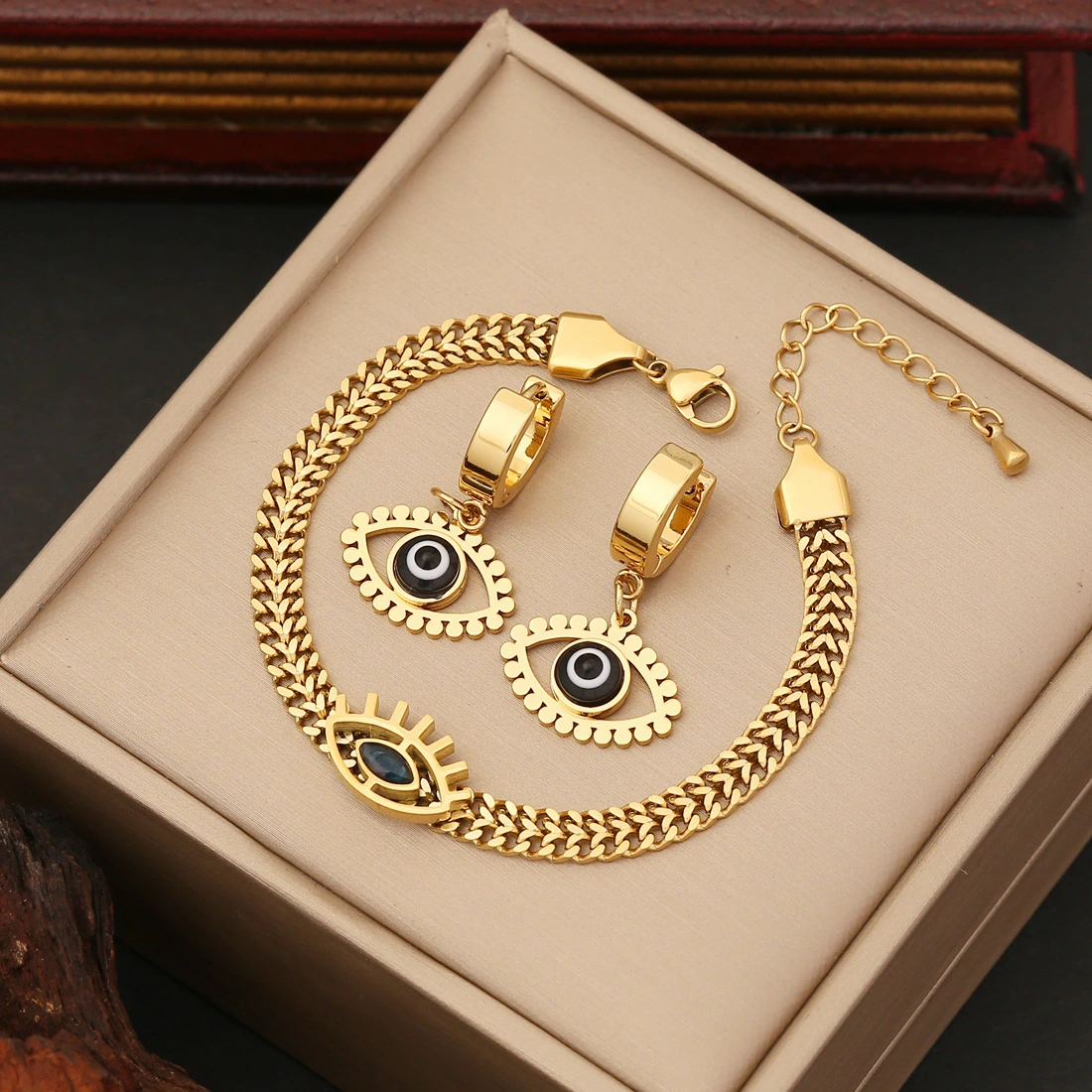 New Jewelry Personalized Stainless Steel Eye Necklace Fashion Flat Chain Necklace Fashion Jewelry Set 1