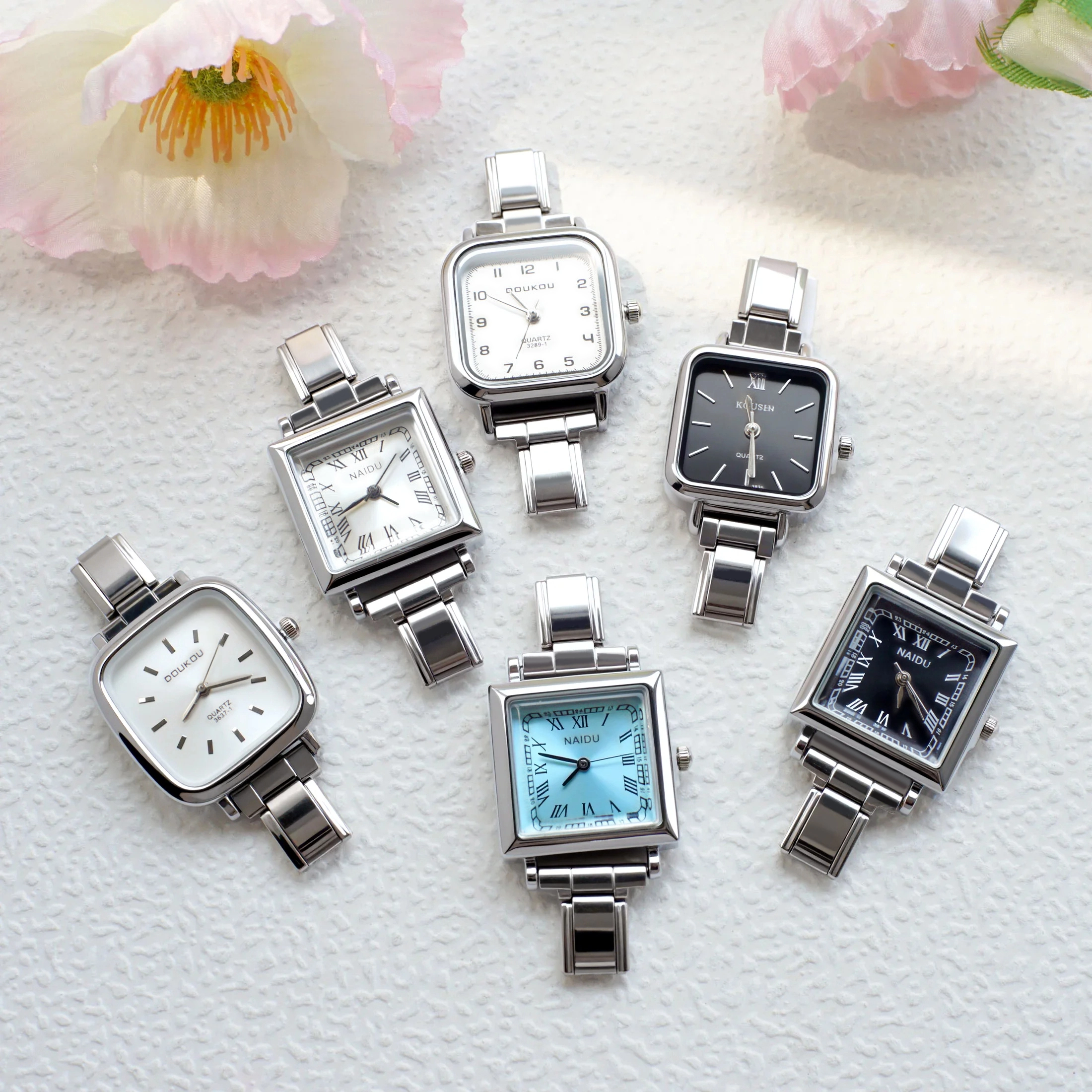 Manufacturer Wholesale Simple And Fashionable Round Italian Charm Bracelet Diy Quartz Watch Beautiful Watch For Man And Women1 1