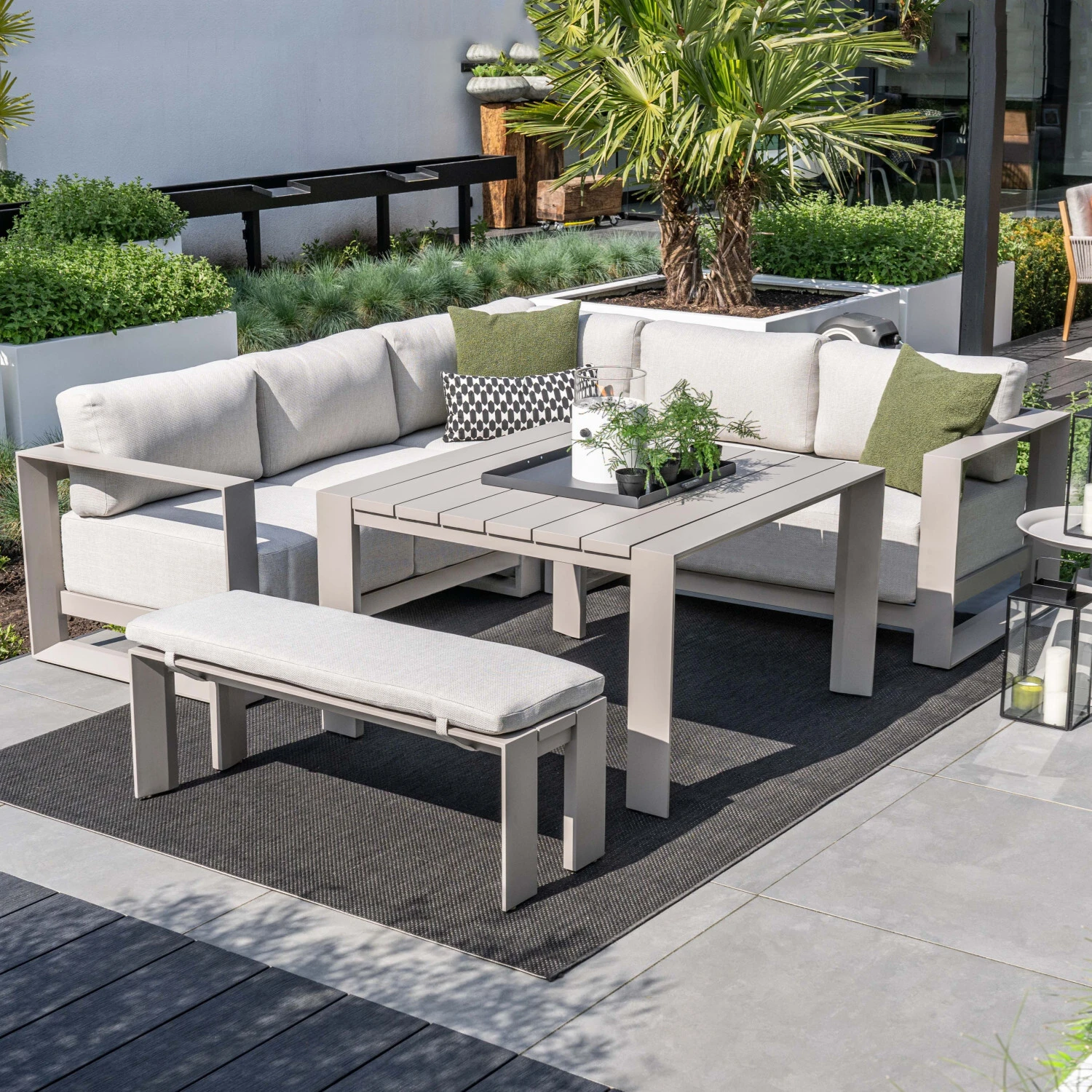 Ensemble de salon de jardin avec pouf, canapé d'angle imperméable et table à manger, canapé de jardin avec pouf intégré. 1