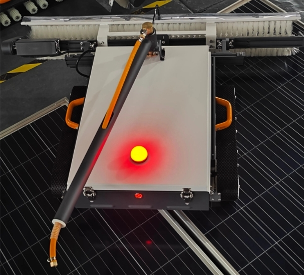Automatic Solar Farm Use Instrial-Grade PV Panels Cleaning Robot CR001 1