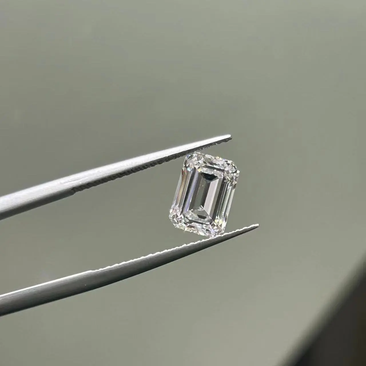 Wholesale IGI Certified VVS Clarity 2.22-2.54ct Emerald Cut CVD Lab Grown Loose Diamonds 1