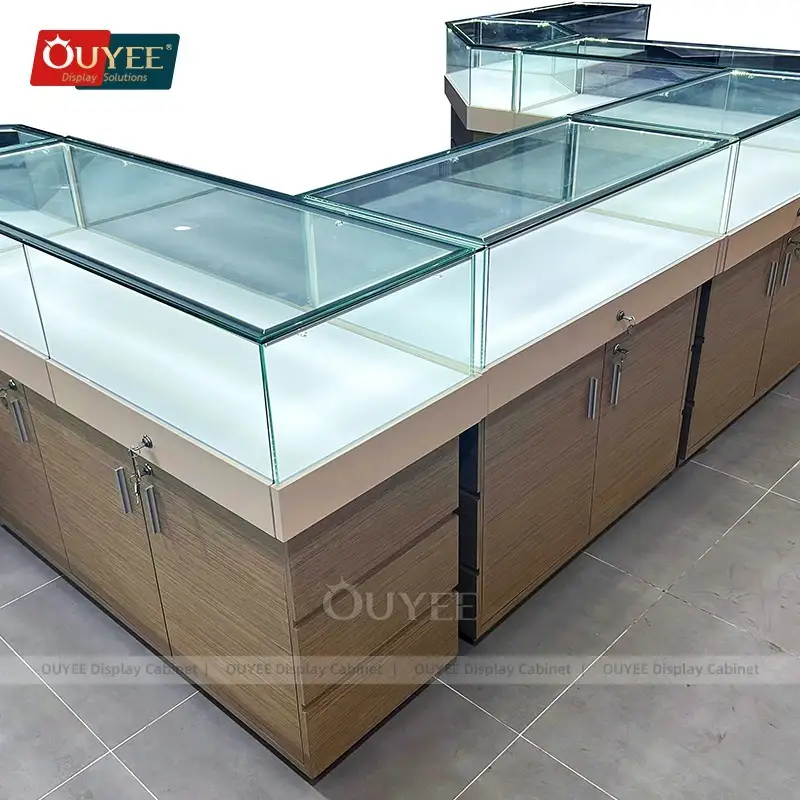 Schmuckvitrine aus Holz und Glas für Juweliere 1