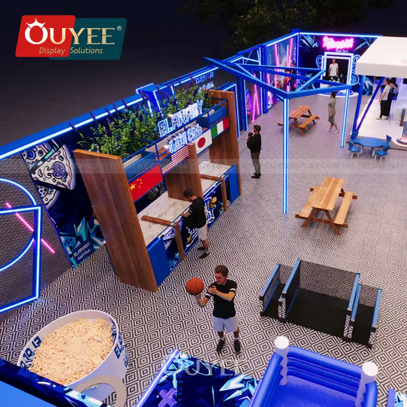 Maßgefertigter Messestand, Hintergrund und Kiosk aus Holz für die Messe. 1