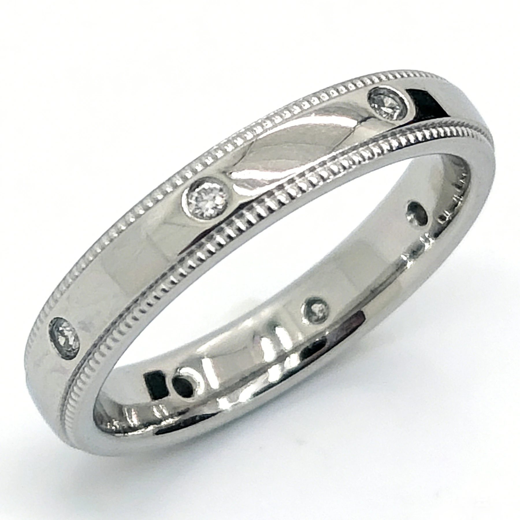 Gioielli in oro massiccio 9 carati, fedi minimaliste con bordo milgrain, anelli unisex personalizzati per fidanzamento e anniversario. 1