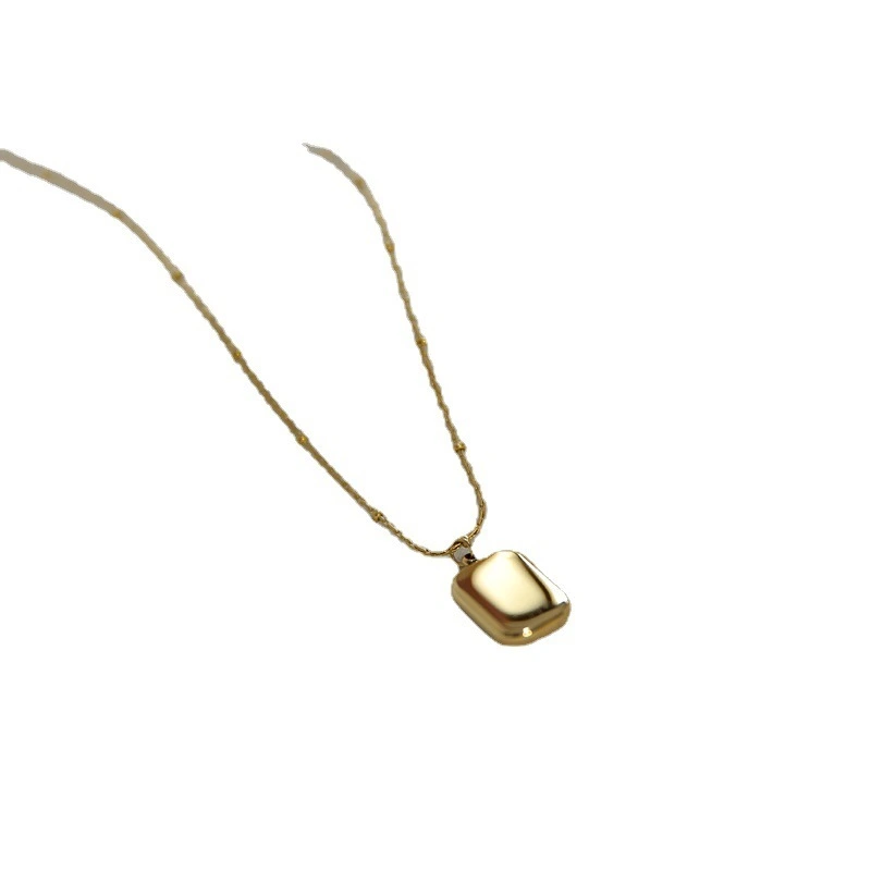 Manufacturer Wholesale Gold Square Letter Pendant Gold-plated Chain Necklace Small Square Pendant Collar Chain Necklace 1