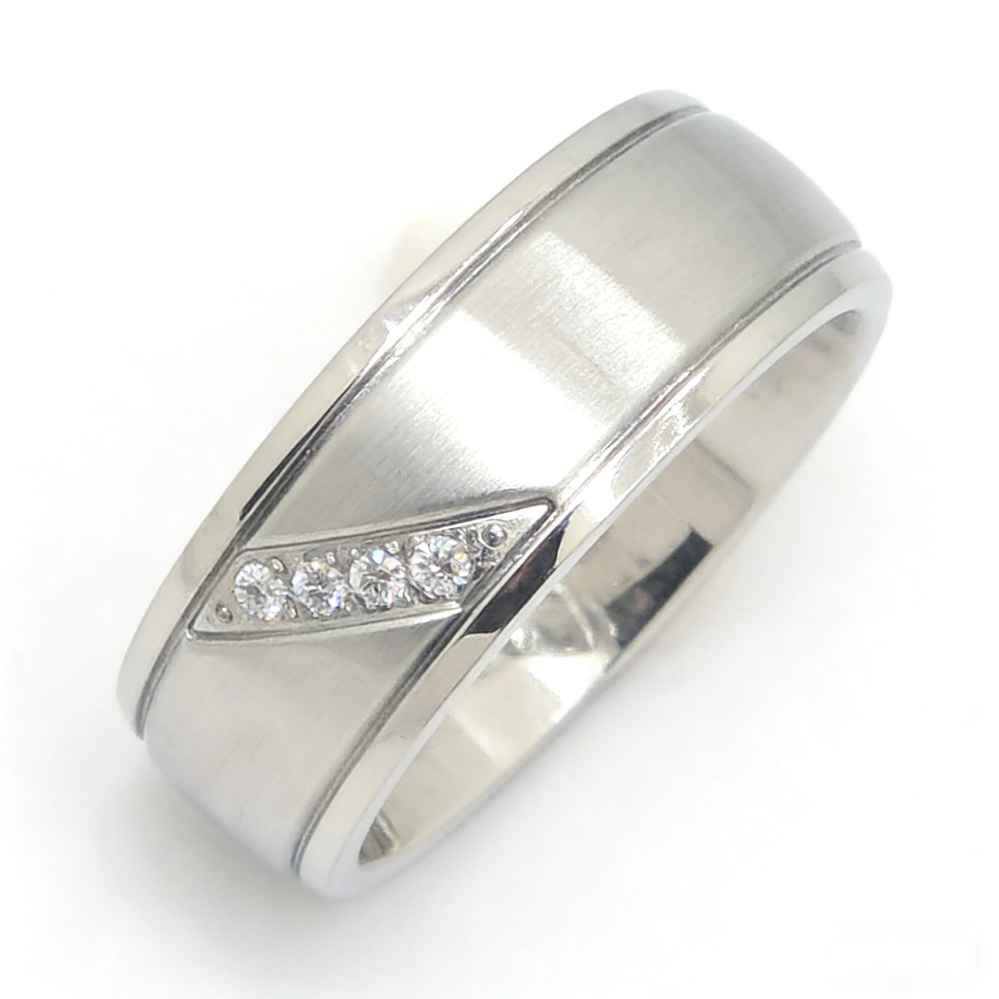 Anello da uomo per matrimonio in oro bianco massiccio 9 carati di alta qualità con diamanti naturali. 1