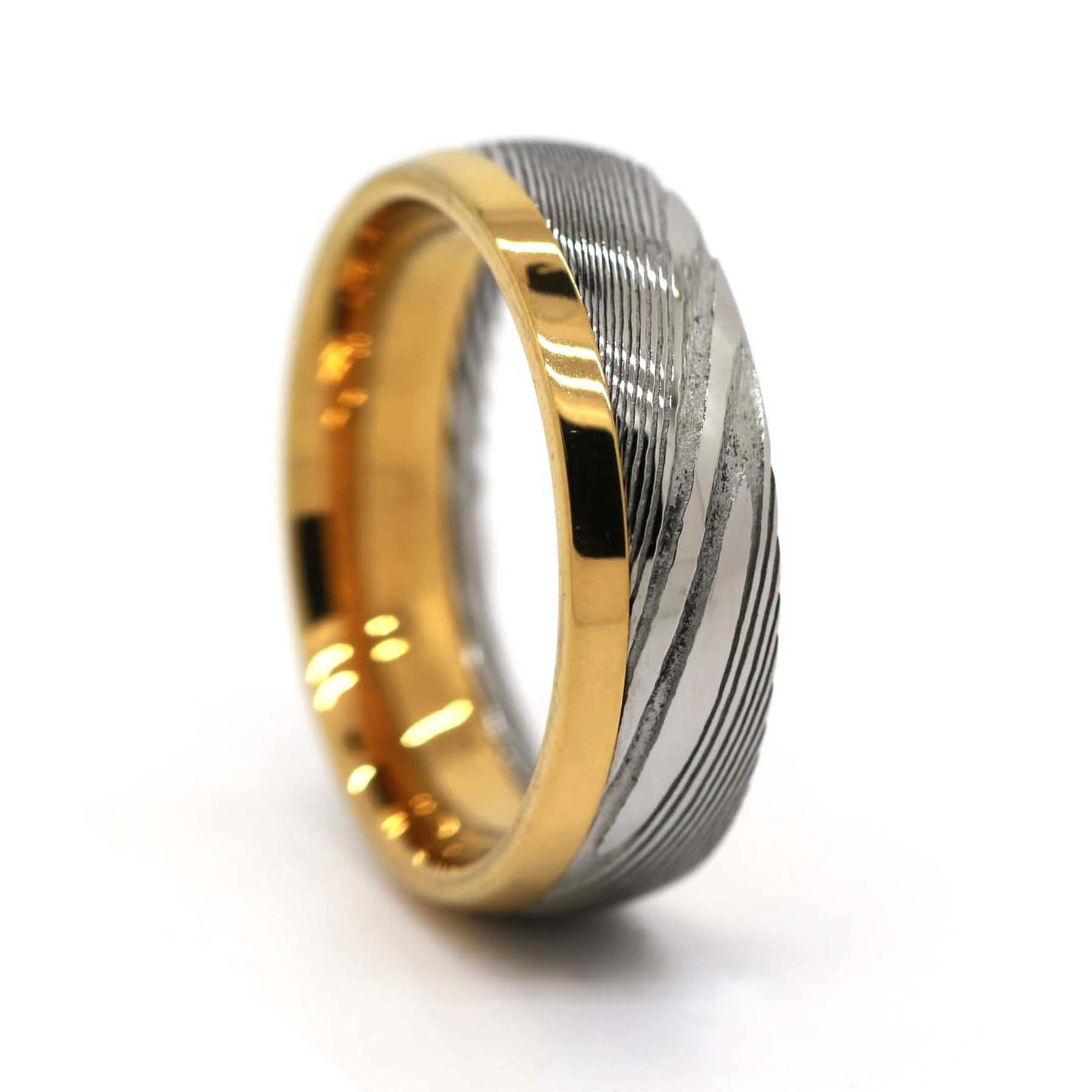 Anello da uomo classico, antico, in acciaio di Damasco, realizzato a mano su misura. 1