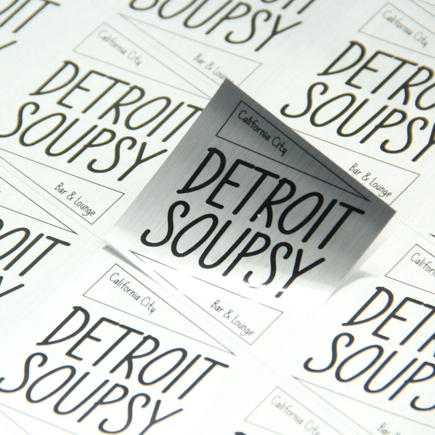 機器識別用のプレミアム防水ブラッシュシルバーラベル 1