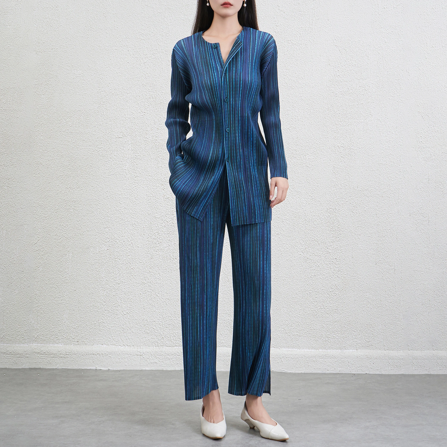 أحدث طراز لعام 2025 من مصنع مياكي المطوي للبيع بالجملة مباشرة من المصنع، طقم مكون من قطعتين من القميص والبنطلون والمخطط بأكمام طويلة من البوليستر 1