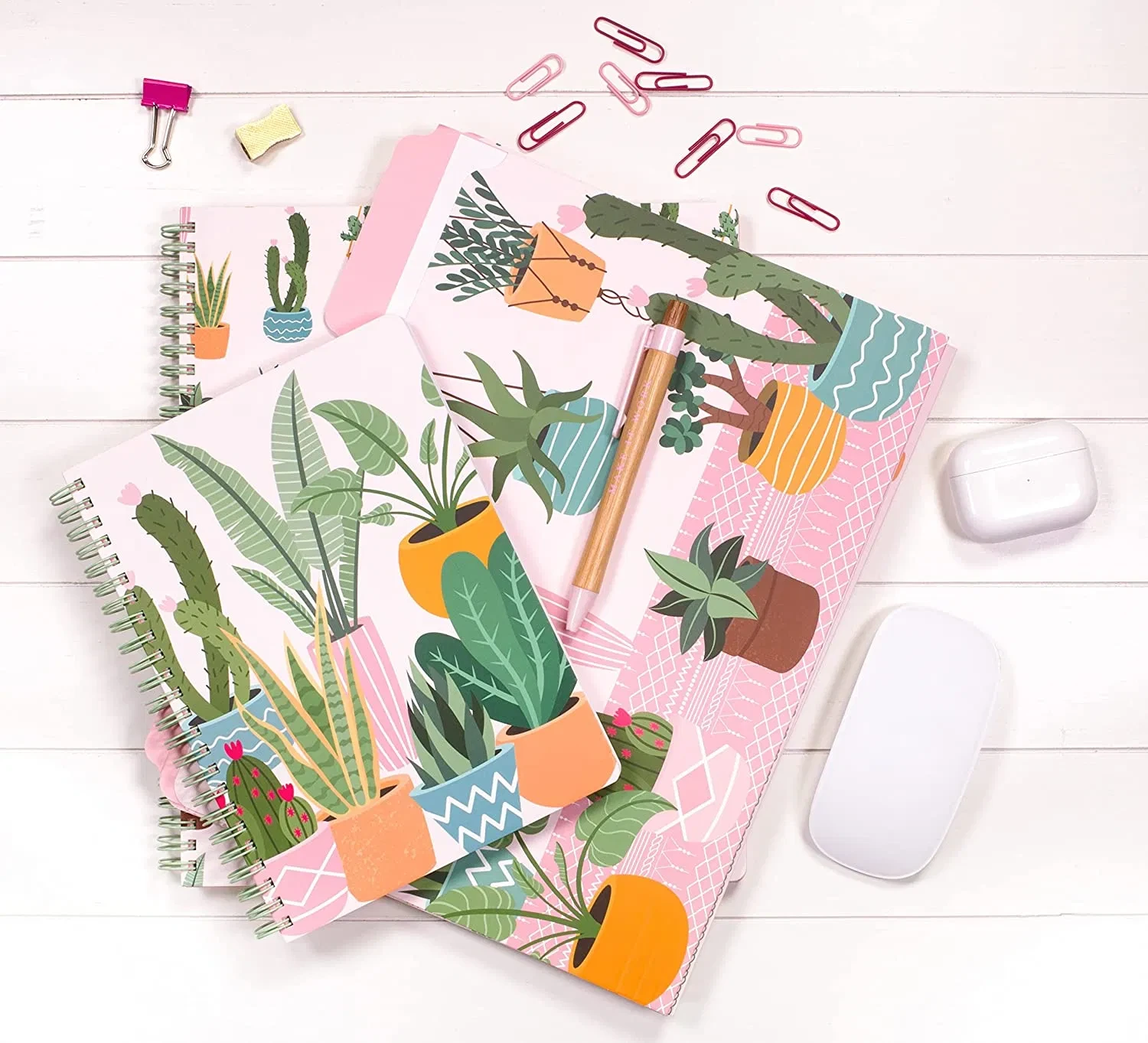 Оптовая продажа тетрадей и блокнотов с логотипом, изготовление школьных тетрадей на заказ, печать книг. 1