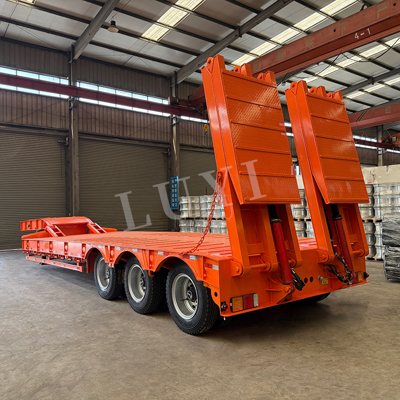 Remolque de plataforma baja para transporte de maquinaria pesada 3