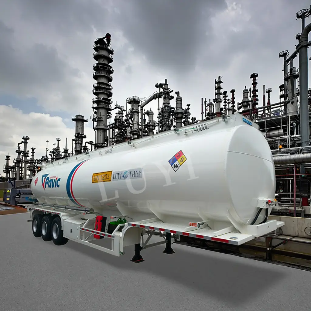 مقطورة نصف مقطورة لنقل الوقود النفطي بثلاثة محاور وسعة 40 متر مكعب 1