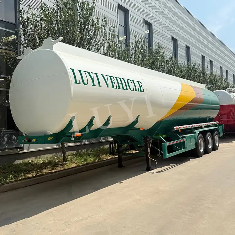 Citerne à carburant de haute qualité à 3 essieux de 40 000 à 60 000 litres 1