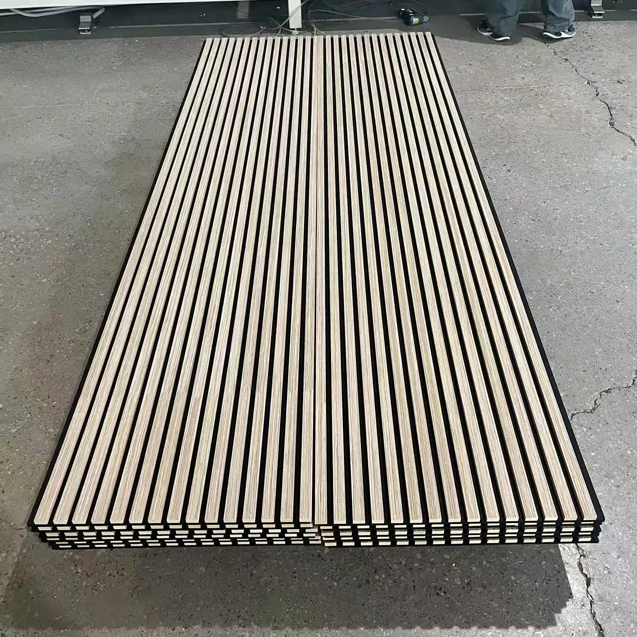 Walnut Curved Acoustic Slatted Ceiling & Wall Panels Natural Oak MDF Soundproofing 1