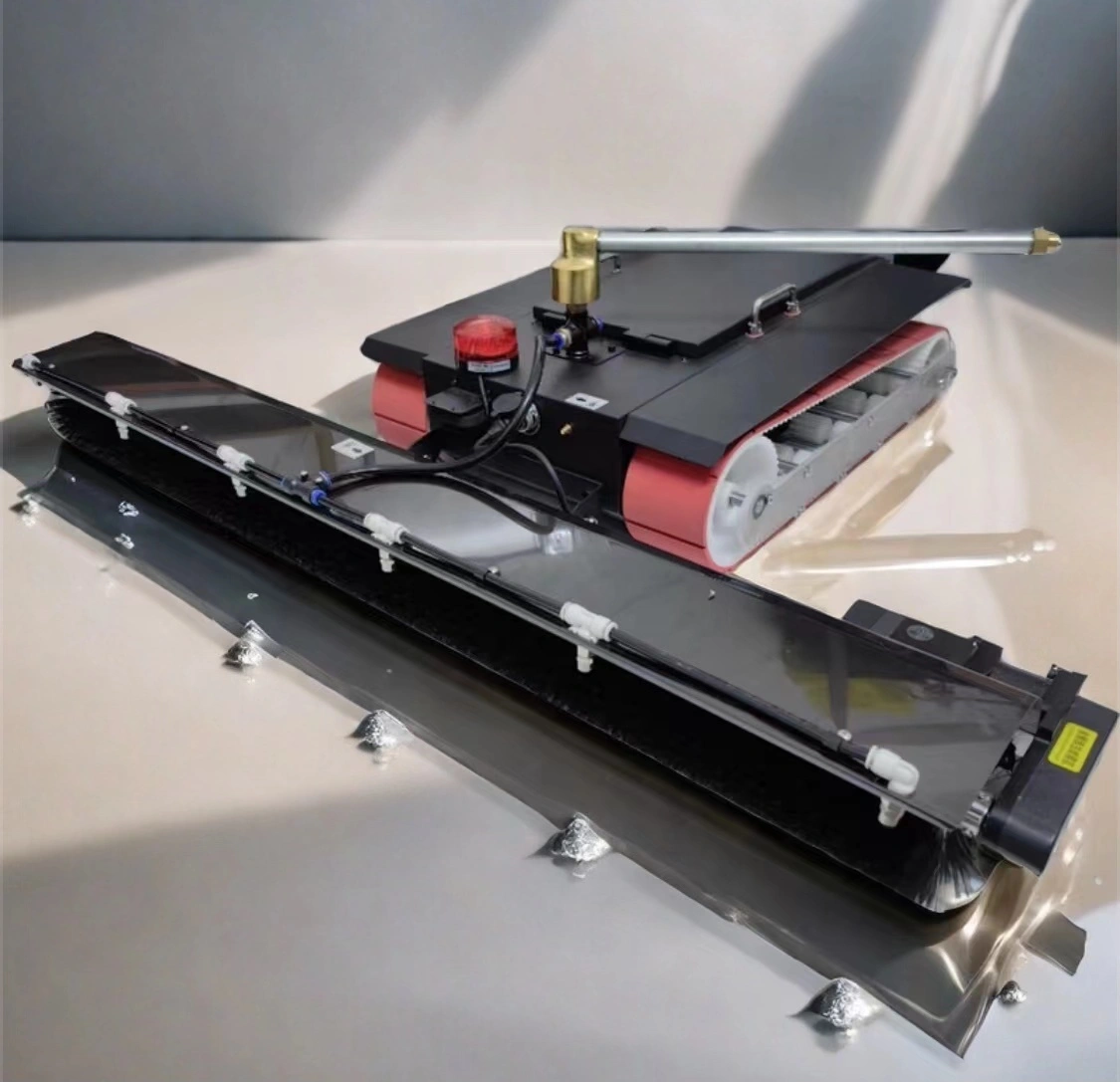 Robot de limpieza fotovoltaica de tipo oruga para granjas de paneles fotovoltaicos 1