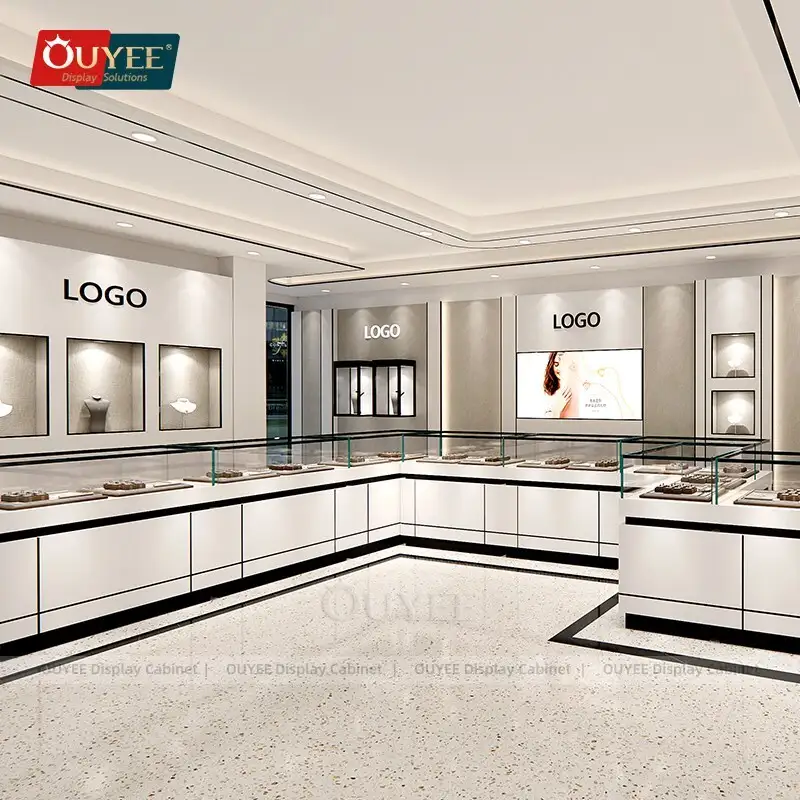 Vitrines sur mesure pour showroom de bijouterie et comptoir à montres 1