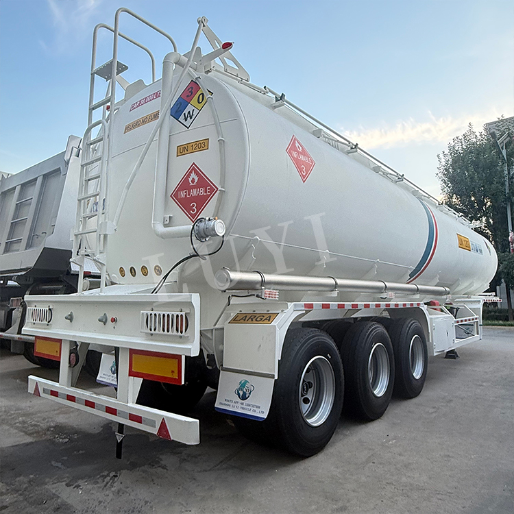 Tanque de combustible de acero inoxidable de 3 ejes 6