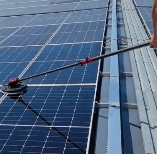 Carbon Fiber Pole Solar Panel Single Rotating Brush With Ac/dc Power Supply For Solar Panel Cleaning 1