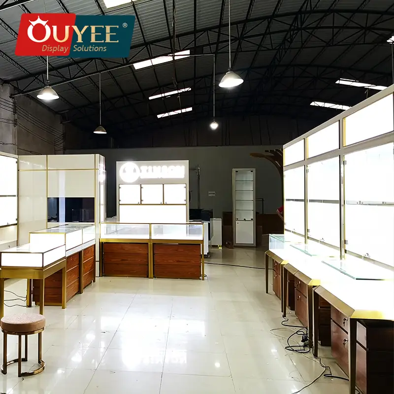 Vitrines e expositores de vidro para joalherias 1